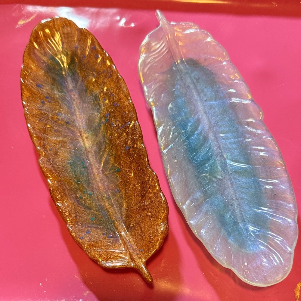 Unique Resin, Feather-Shaped Decorative Trays